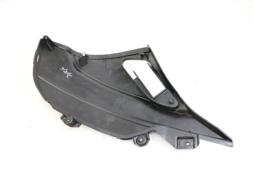 photo de CARENA PEDANA CONGIUNZIONE PIAGGIO NEW TYPHOON 50 (2018 - 2021) - Vista d'insieme del prodotto