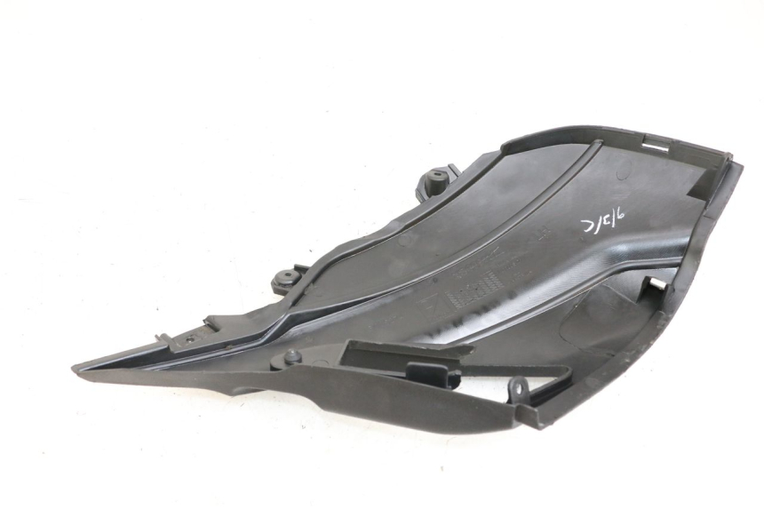 photo de CARENA PEDANA CONGIUNZIONE PIAGGIO NEW TYPHOON 50 (2018 - 2021) - Dettagli dei punti di fissaggio