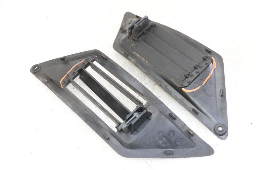 photo de GIUNZIONE PEDANA GILERA NEXUS 125 (2009 - 2013) - Stato della superficie e materiale