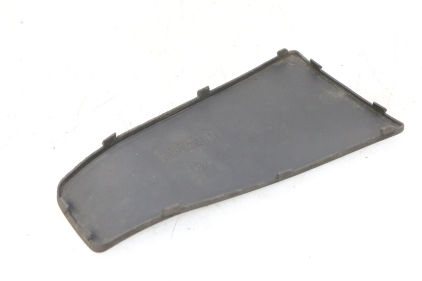 photo de CARENA PEDANA CONGIUNZIONE PIAGGIO VESPA LX 150 (2005 - 2013) - Dettaglio del componente