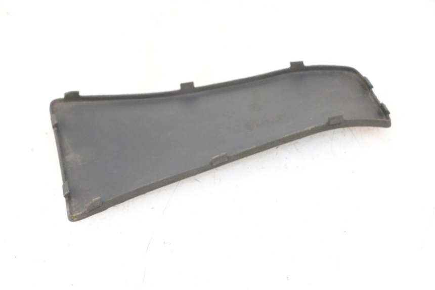 photo de CARENA PEDANA CONGIUNZIONE PIAGGIO VESPA LX 150 (2005 - 2013) - Zoom sullo stato d'uso