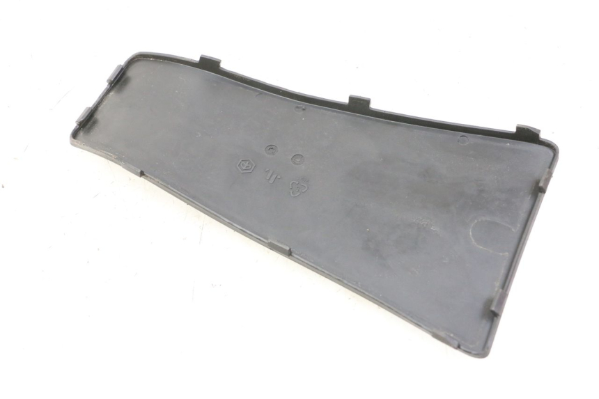 photo de CARENA PEDANA CONGIUNZIONE PIAGGIO VESPA LX IE 125 (2010 - 2012) - Dettaglio del componente