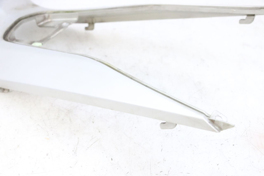 photo de CARENA PEDANA CONGIUNZIONE PEUGEOT SATELIS 250 (2006 - 2012) - Altra vista dell'articolo