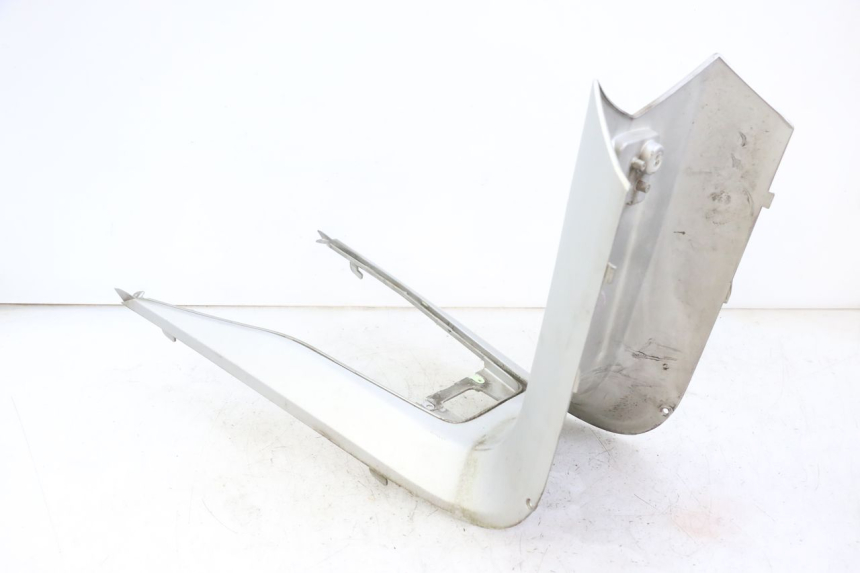 photo de CARENA PEDANA CONGIUNZIONE PEUGEOT SATELIS 250 (2006 - 2012) - Stato della superficie e materiale