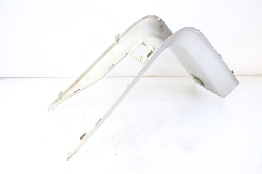 photo de CARENA PEDANA CONGIUNZIONE PEUGEOT SATELIS 125 (2006 - 2009) - Zoom sui componenti