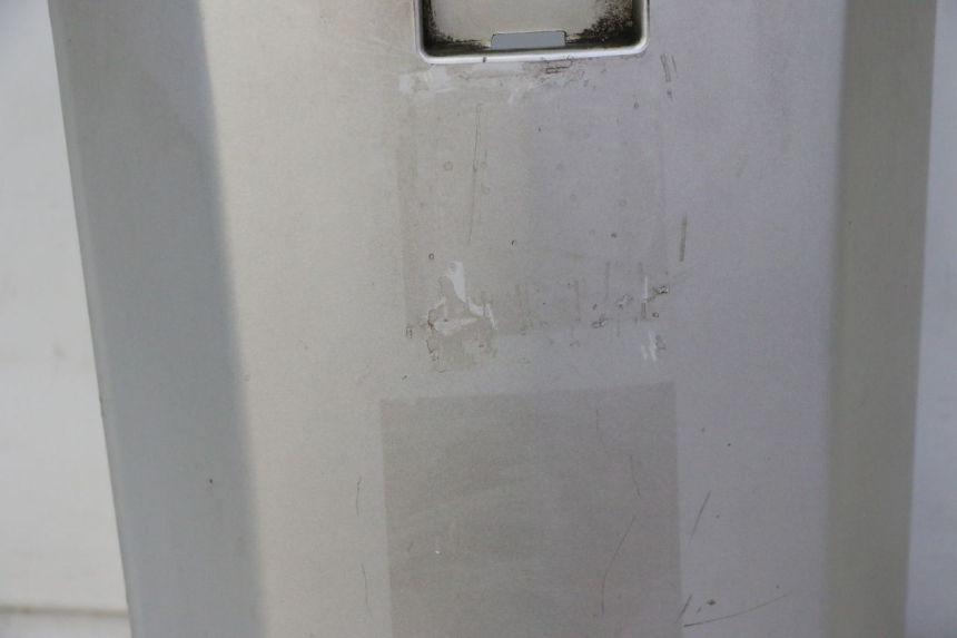 photo de CARENA PEDANA CONGIUNZIONE PEUGEOT SATELIS 125 (2006 - 2009) - Dettagli dei punti di fissaggio