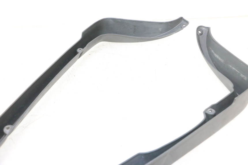 photo de CARENA PEDANA CONGIUNZIONE HONDA ST PAN EUROPEAN 1100 (1990 - 2002) - Zoom sui componenti
