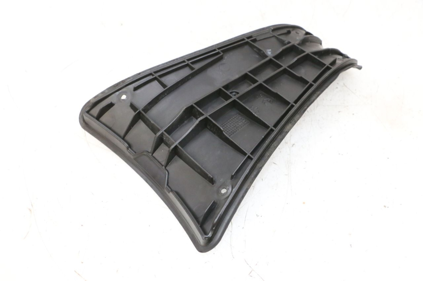 photo de GIUNZIONE PEDANA PIAGGIO VESPA GTS SUPER IE 125 (2009 - 2016) - Zoom sullo stato d'uso