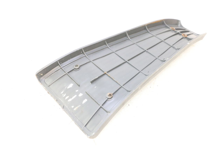 photo de CARENA PEDANA CONGIUNZIONE PIAGGIO VESPA PK FL 2T 50 (1990 - 1996) - Zoom sullo stato d'uso