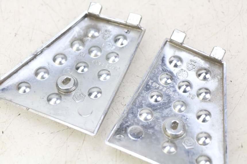 photo de JUNZIONE PEDANA PIAGGIO X8 125 (2004 - 2007) - Zoom sullo stato d'uso