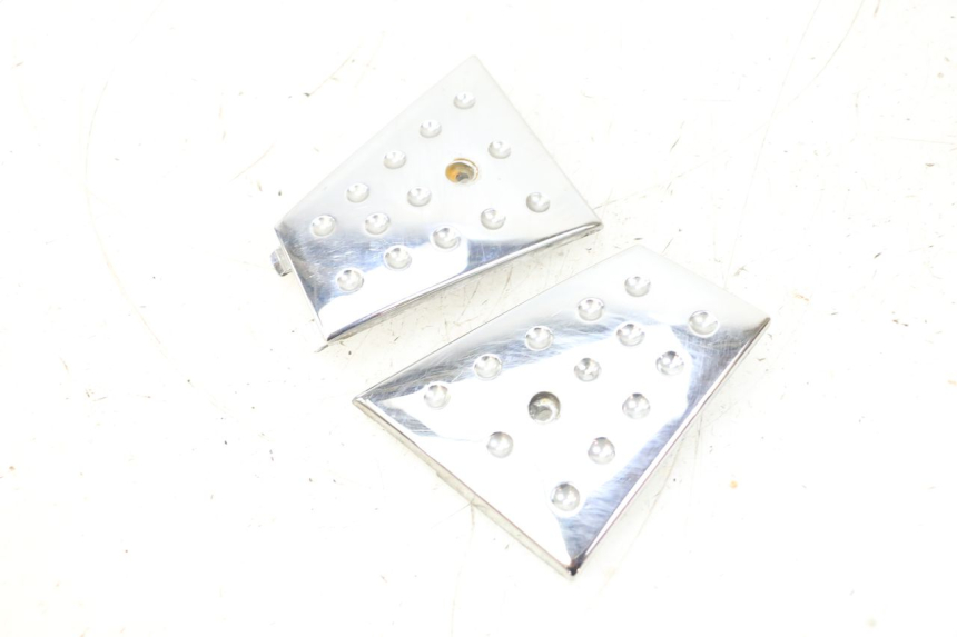 photo de JUNZIONE PEDANA PIAGGIO X8 125 (2004 - 2007) - Stato della superficie e materiale