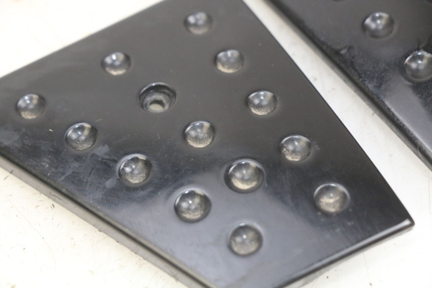 photo de GIUNZIONE PEDANA PIAGGIO XEVO - X EVO 125 (2007 - 2017) - Altra angolazione