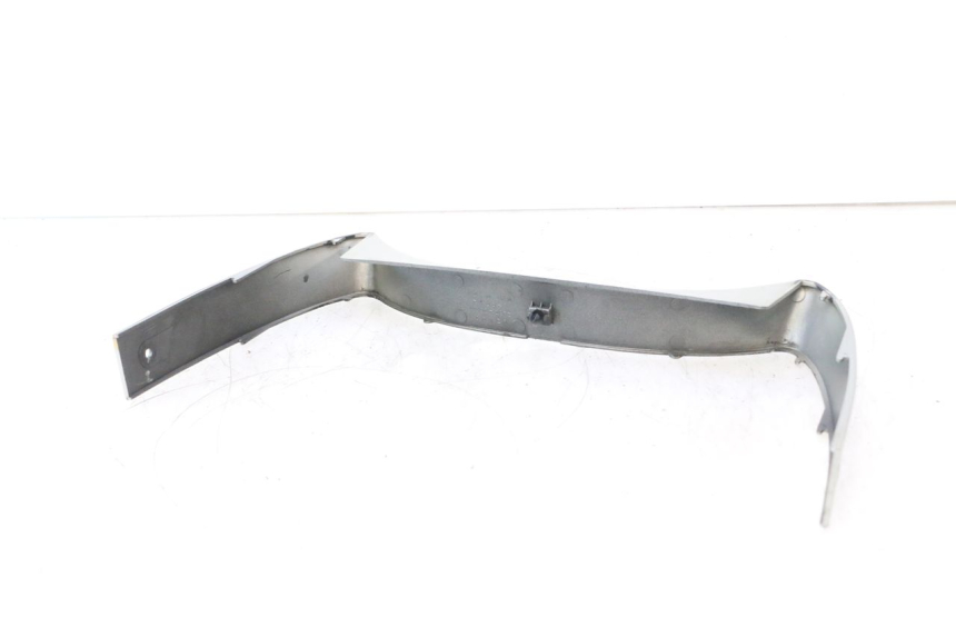 photo de CARENA PEDANA CONGIUNZIONE KAWASAKI ZZR 600 (1995 - 2004) - Stato della superficie e materiale