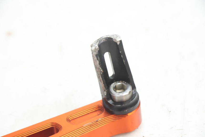 photo de KICK PEUGEOT VIVACITY 50 (2004 - 2009) - Stato della superficie e materiale