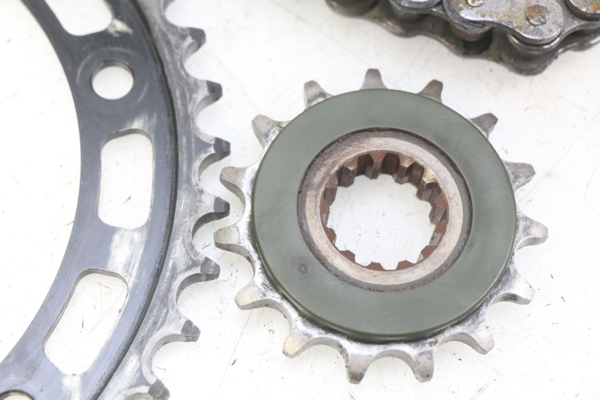 photo de KIT CATENA HONDA CB R 1000 (2018 - 2023) - Altra angolazione