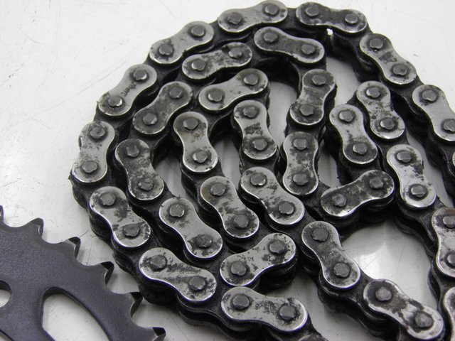 photo de KIT CATENA KAWASAKI ZEPHYR 550 (1991 - 1998) - Altra angolazione