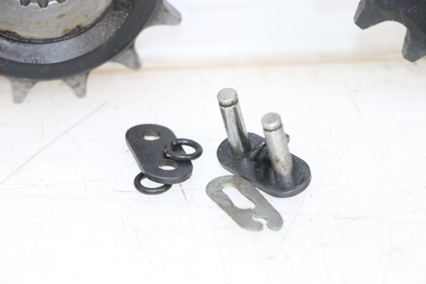 photo de KIT TRASMISSIONE ROYAL ENFIELD SCRAM 411 (2022 - 2024) - Stato della superficie e materiale