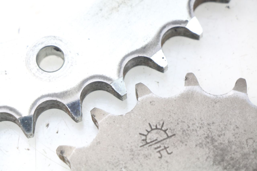 photo de KIT TRASMISSIONE TRIUMPH SPRINT ST ABS 1050 (2005 - 2007) - Altra angolazione