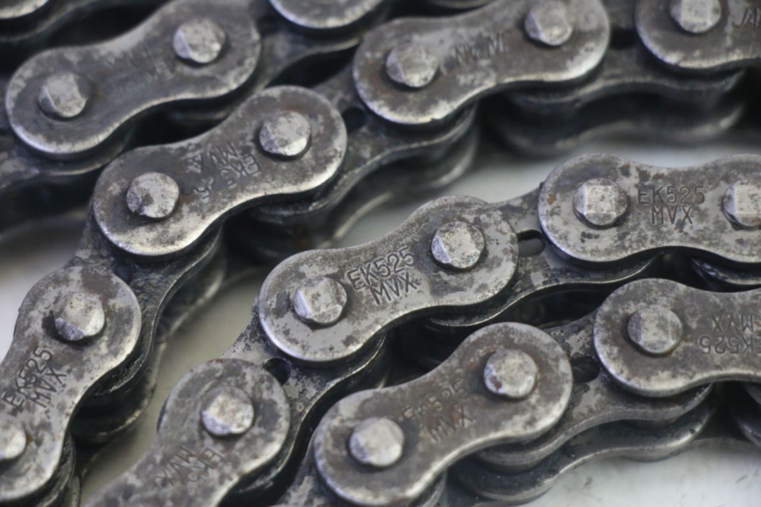 photo de KIT TRASMISSIONE KAWASAKI ZR 7 750 (1999 - 2004) - Stato della superficie e materiale