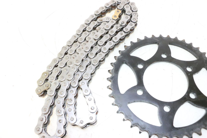 photo de KIT CATENA KAWASAKI ZX-6R ZX6R 600 (2000 - 2002) - Primo piano tecnico