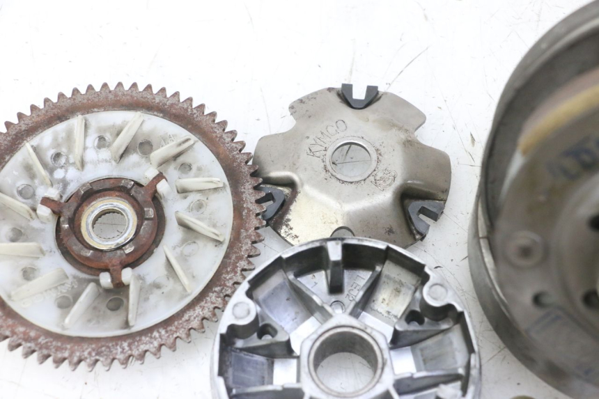 photo de KIT FRIZIONE VARIATORE KYMCO AGILITY 4T 50 (2005 - 2018) - Caratteristiche distintive