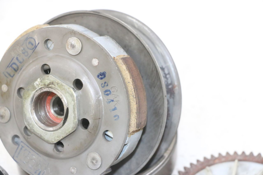 photo de KIT FRIZIONE VARIATORE KYMCO AGILITY 4T 50 (2005 - 2018) - Primo piano tecnico