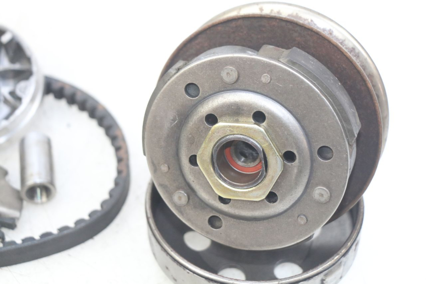 photo de KIT FRIZIONE VARIATORE KREIDLER FLORY CLASSIC 4T 50 (2013 - 2023) - Primo piano tecnico