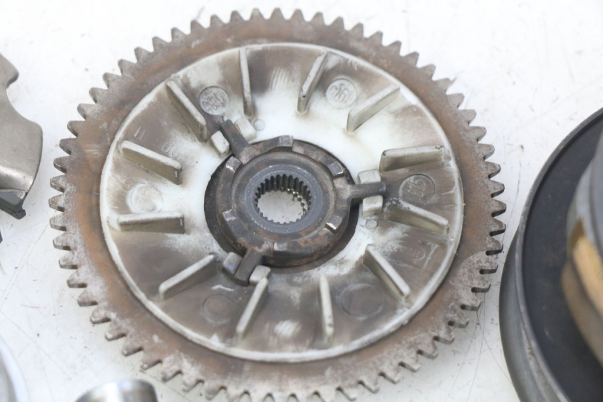 photo de KIT FRIZIONE VARIATORE UNIVERSAL BIKE RETRO 50 (2019 - 2023) - Altra vista dell'articolo