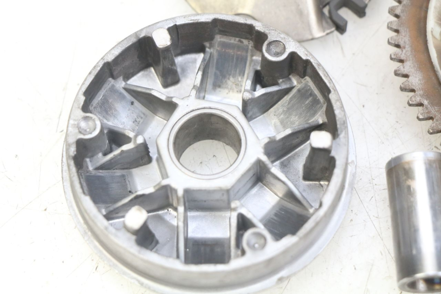 photo de KIT FRIZIONE VARIATORE UNIVERSAL BIKE RETRO 50 (2019 - 2023) - Zoom sui componenti