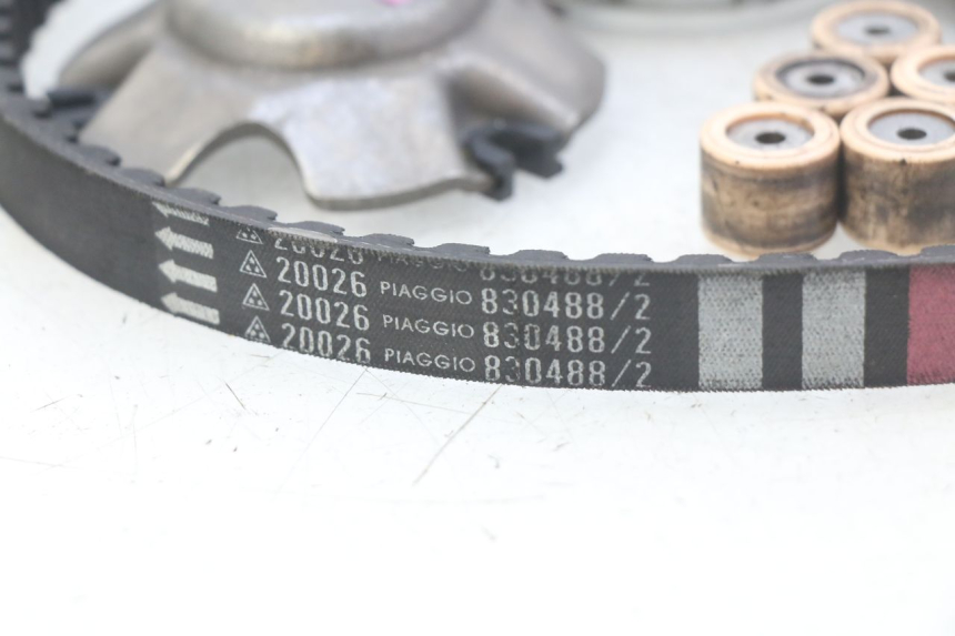 photo de KIT FRIZIONE VARIATORE PIAGGIO VESPA LX 2T 50 (2005 - 2013) - Dettagli dei punti di fissaggio