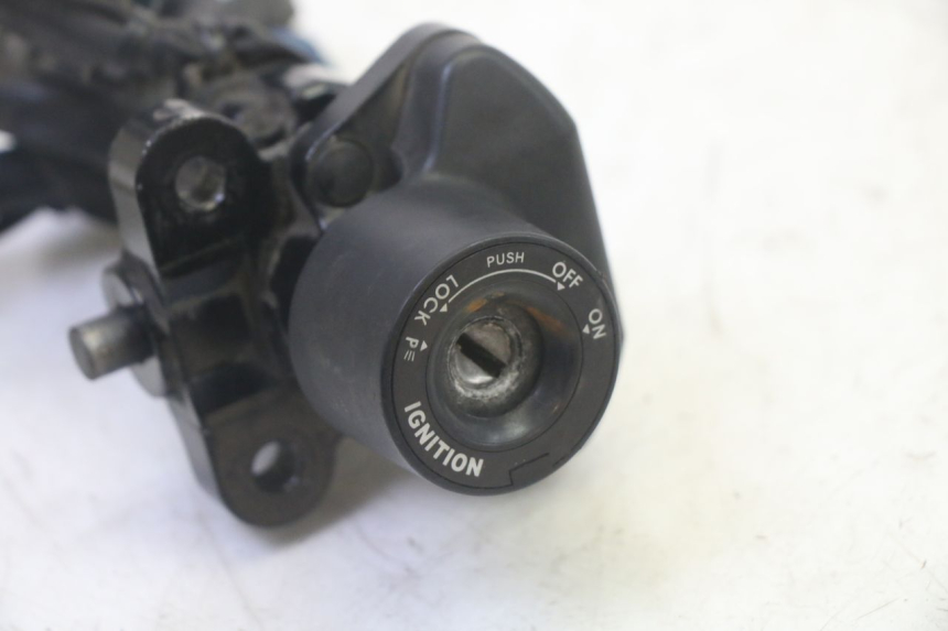 photo de KIT CHIAVE SERRATURA CDI NEIMAN YAMAHA FZ6 N FAZER 600 (2004 - 2006) - Primo piano tecnico