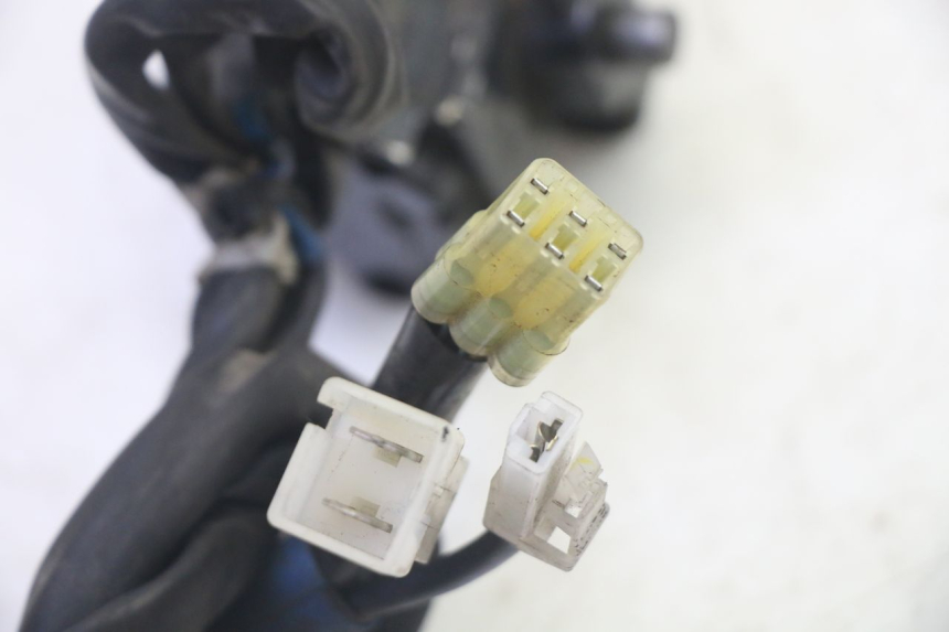 photo de KIT CHIAVE SERRATURA CDI NEIMAN YAMAHA FZ6 N FAZER 600 (2004 - 2006) - Dettagli dei punti di fissaggio