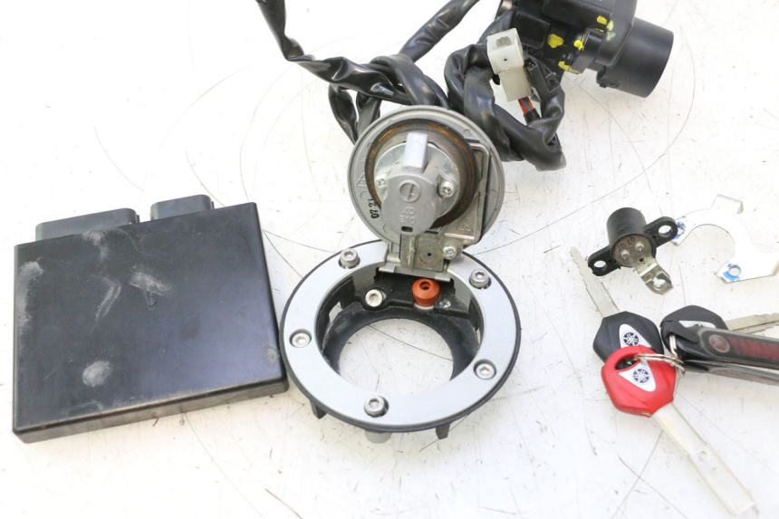 photo de KIT SERRATURE CDI YAMAHA FZ8 800 (2010 - 2016) - Zoom sui componenti
