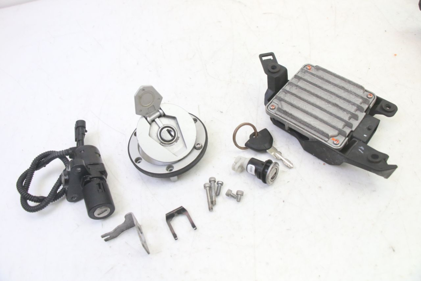 photo de KIT SERRATURE CDI BMW G310 R 310 (2016 - 2020) - Vista principale