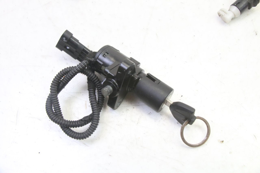 photo de KIT SERRATURE CDI BMW G310 R 310 (2016 - 2020) - Altra angolazione