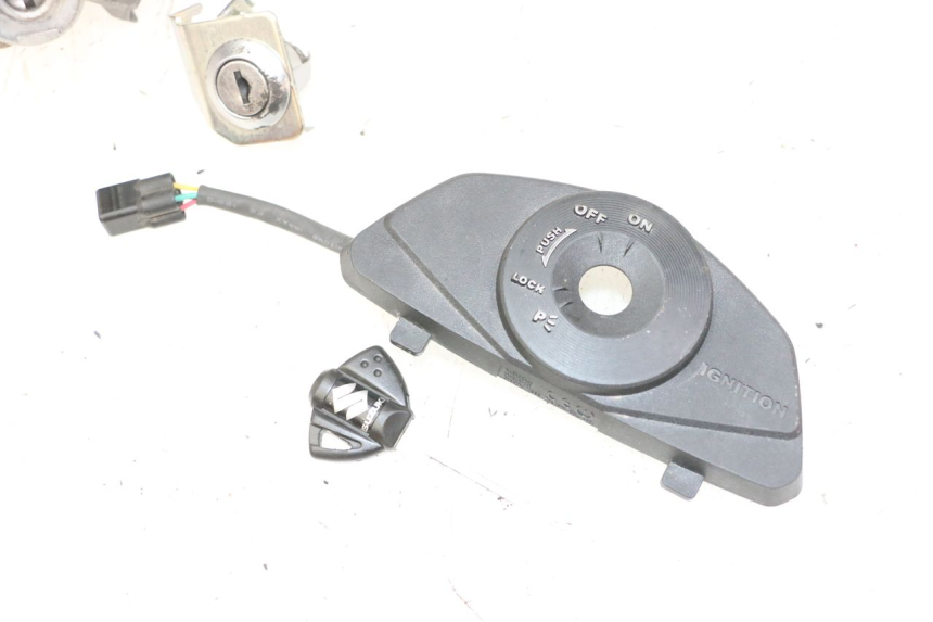 photo de KIT SERRATURE CDI SUZUKI GSR 750 (2011 - 2017) - Marcature e riferimenti originali