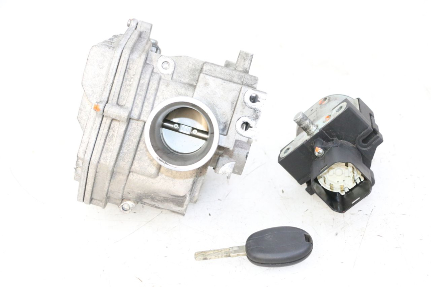 photo de KIT SERRATURE CDI PIAGGIO MP3 500 (2014 - 2017) - Primo piano ad alta risoluzione