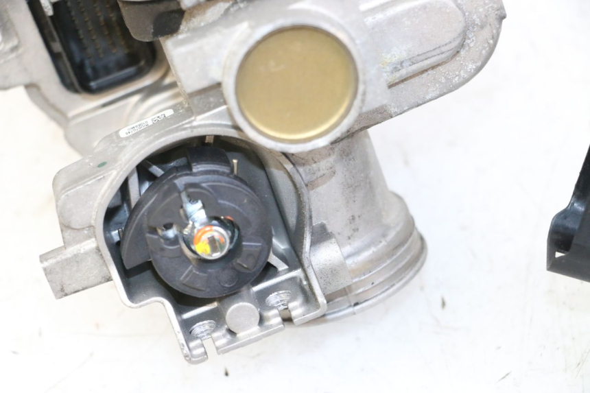 photo de KIT SERRATURE CDI PIAGGIO MP3 500 (2014 - 2017) - Dettagli dei punti di fissaggio