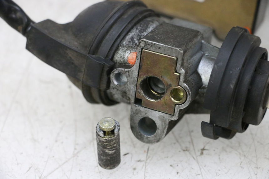 photo de KIT SERRATURE CDI PEUGEOT SATELIS 125 (2013 - 2018) - Zoom sui componenti