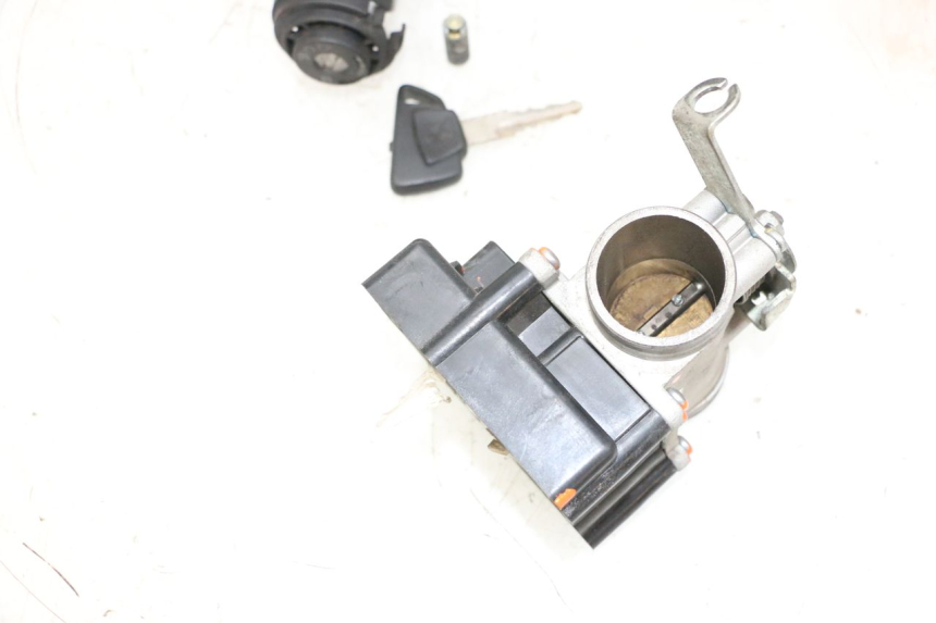 photo de KIT SERRATURE CDI PEUGEOT SATELIS 125 (2013 - 2018) - Altra angolazione