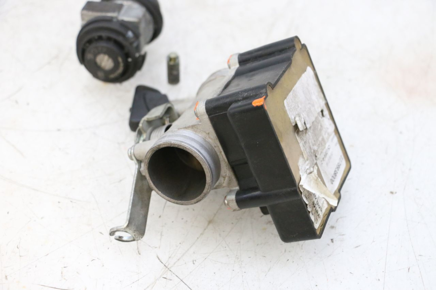 photo de KIT SERRATURE CDI PEUGEOT SATELIS 125 (2013 - 2018) - Dettagli dei punti di fissaggio