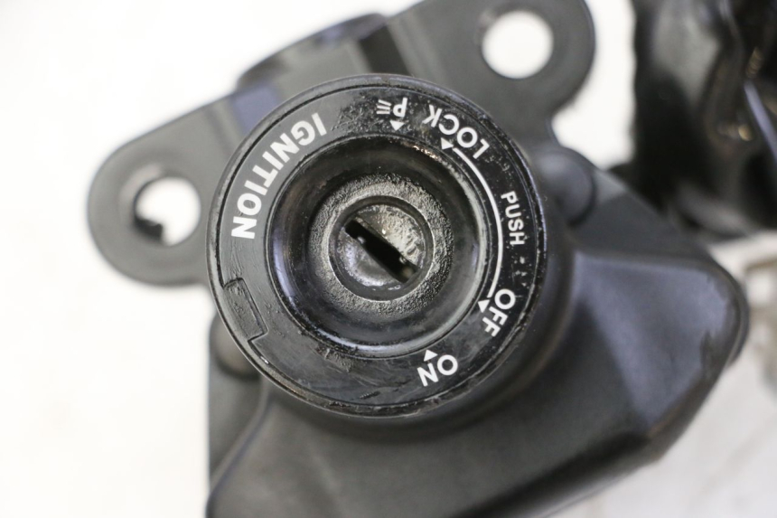 photo de KIT SERRATURE CDI YAMAHA TDM ABS 900 (2002 - 2014) - Primo piano ad alta risoluzione