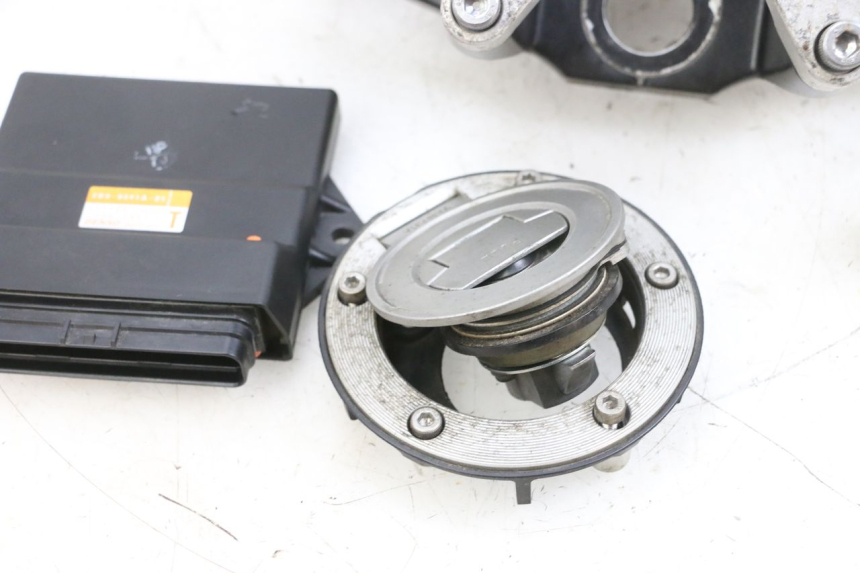 photo de KIT CHIAVE SERRATURA CDI NEIMAN YAMAHA TDM ABS 900 (2002 - 2014) - Zoom sui componenti