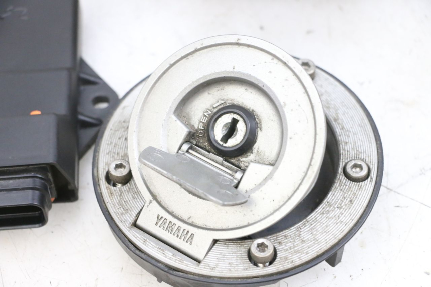 photo de KIT CHIAVE SERRATURA CDI NEIMAN YAMAHA TDM ABS 900 (2002 - 2014) - Primo piano ad alta risoluzione