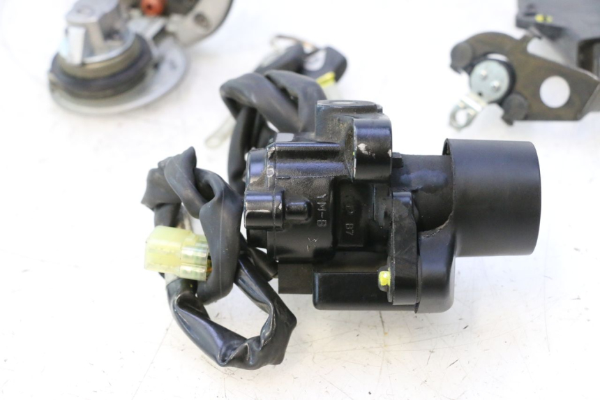 photo de KIT SERRATURE CDI YAMAHA TDM ABS 900 (2002 - 2014) - Angolazione alternativa