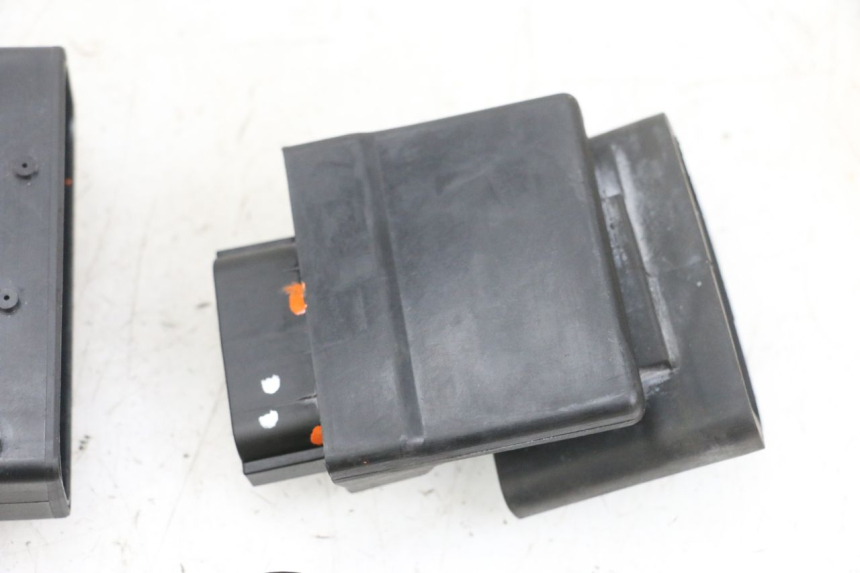 photo de KIT SERRATURE CDI YAMAHA TRICITY 300 (2020 - 2024) - Stato della superficie e materiale