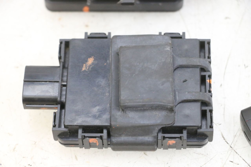 photo de KIT SERRATURE CDI YAMAHA TRICITY 300 (2020 - 2024) - Marcature e riferimenti originali