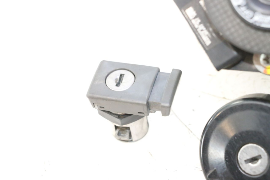 photo de KIT CHIAVE SERRATURA CDI NEIMAN YAMAHA X-MAX XMAX 125 (2010 - 2013) - Zoom sullo stato d'uso