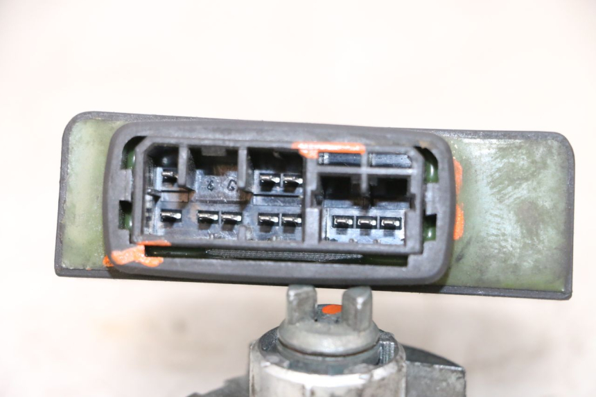 photo de KIT CHIAVE SERRATURA CDI NEIMAN PIAGGIO X8 125 (2004 - 2007) - Zoom sullo stato d'uso