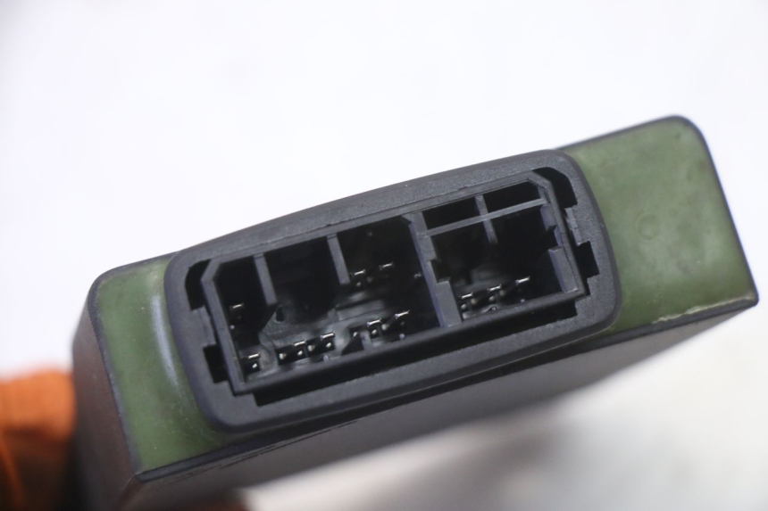 photo de KIT CHIAVE SERRATURA CDI NEIMAN PIAGGIO X9 EVOLUTION 125 (2003 - 2007) - Dettagli dei punti di fissaggio